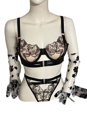 Elegant Floral Design Lace Lingerie Set